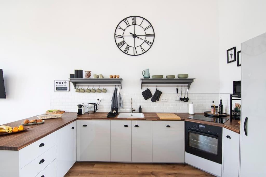 Treize Maison 3 Bed House In Centre Of Saint Severin Exterior foto